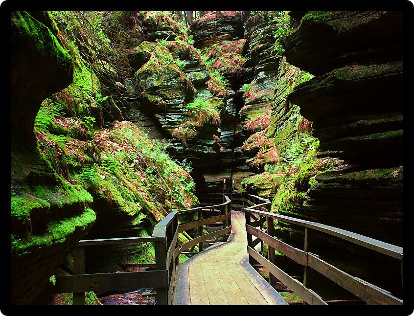 Witches Gulch is a beautiful slot canyon in the Wisconsin Dells.