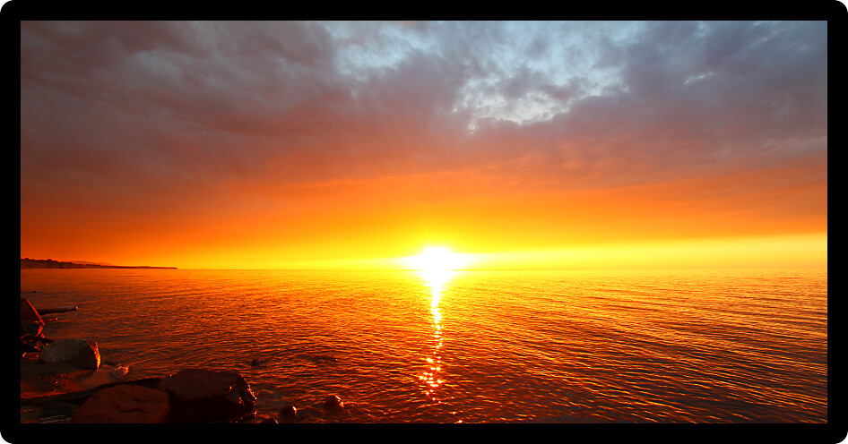 Beaches of Lake Superior in northern Michigan are a spectacular summer vacation destination.