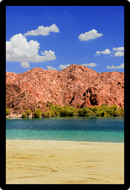 Lake Mohave beach on the Colorado River in the desert of the southwestern United States.