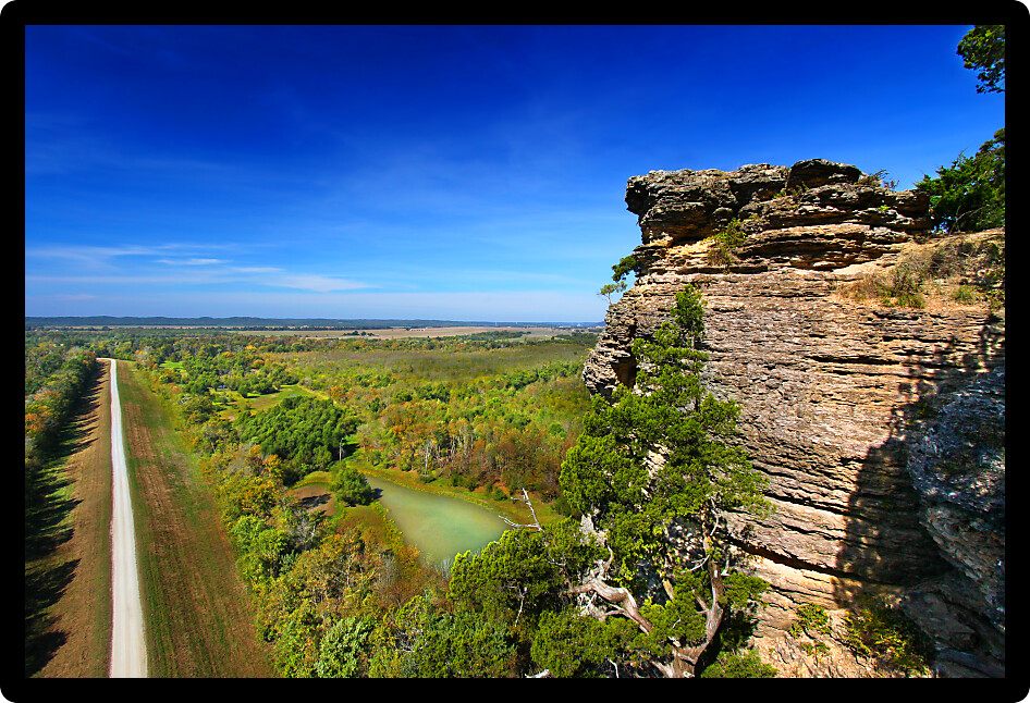 Rocky outcrop of Inspiration Point in the Shawnee National Forest of southern Illinois.