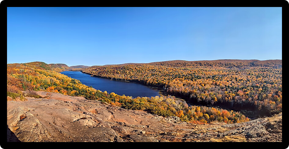 Amazing view of Lake of the Clouds at Porcupine Mountains State Park in northern Michigan.