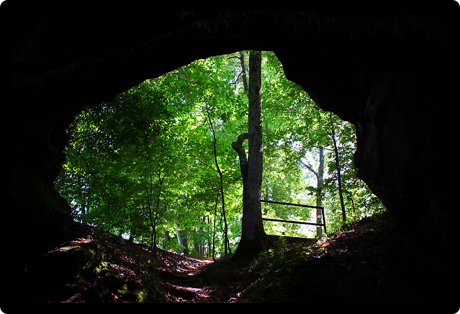 Entrance to Cave Spring along the Natchez Trace Parkway of northern Alabama.