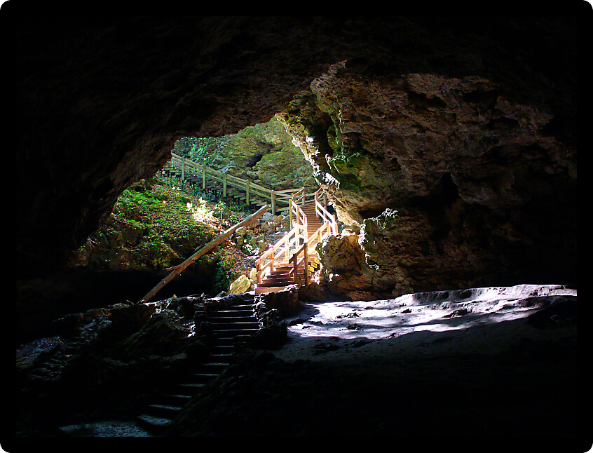 Large opening of a cave at Maquoketa Caves in Iowa.
