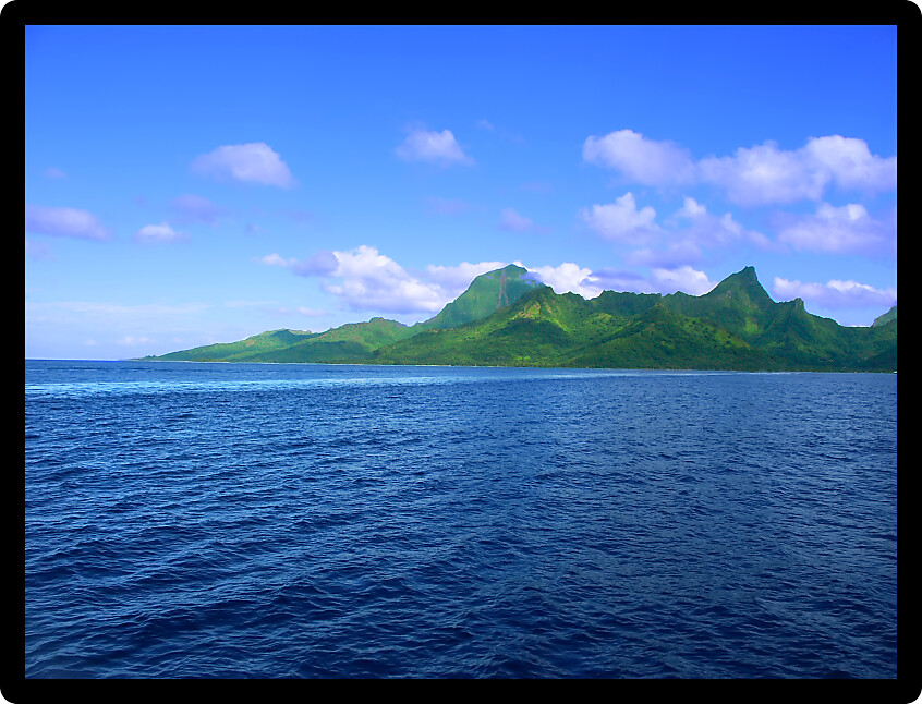 Ocean view of the Island of Moorea (French Polynesia).