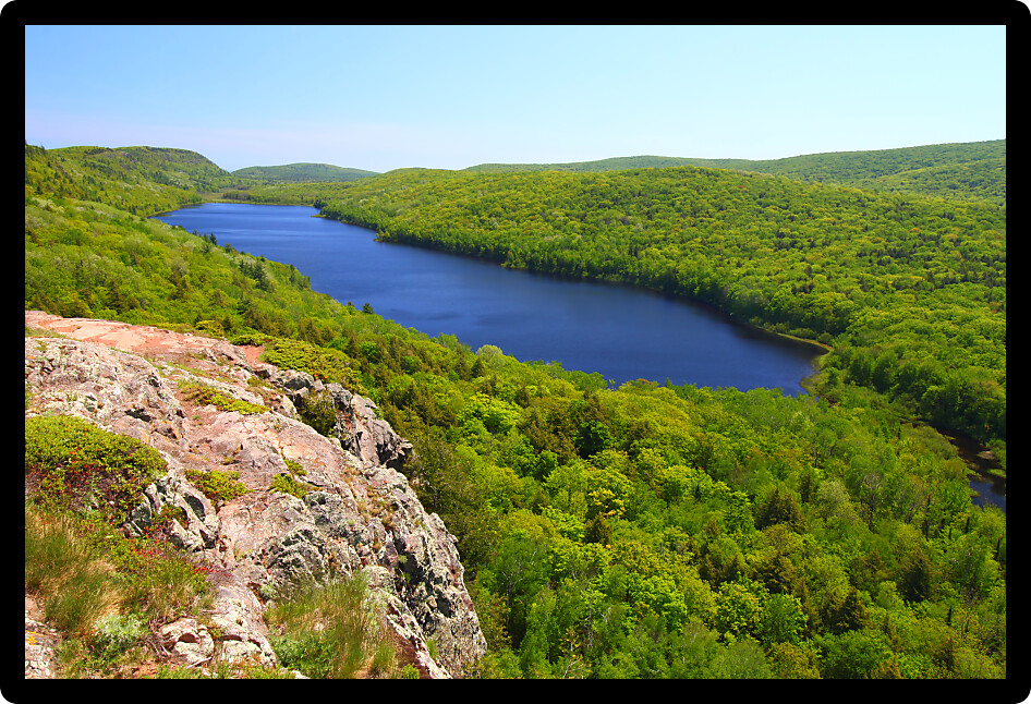 Amazing view of Lake of the Clouds at Porcupine Mountains State Park in northern Michigan.